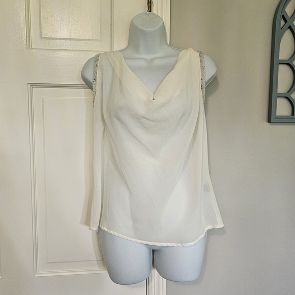 Tops - Elegant White Women's Top